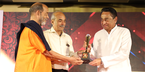 Shri Ram Group jabalpur is been awarded as Best Institution by Hon'ble Chief Minister of MP Shri Kamal Nath Ji in the categories of "Best Academic & Best Placement" for the year 2018 -2019
